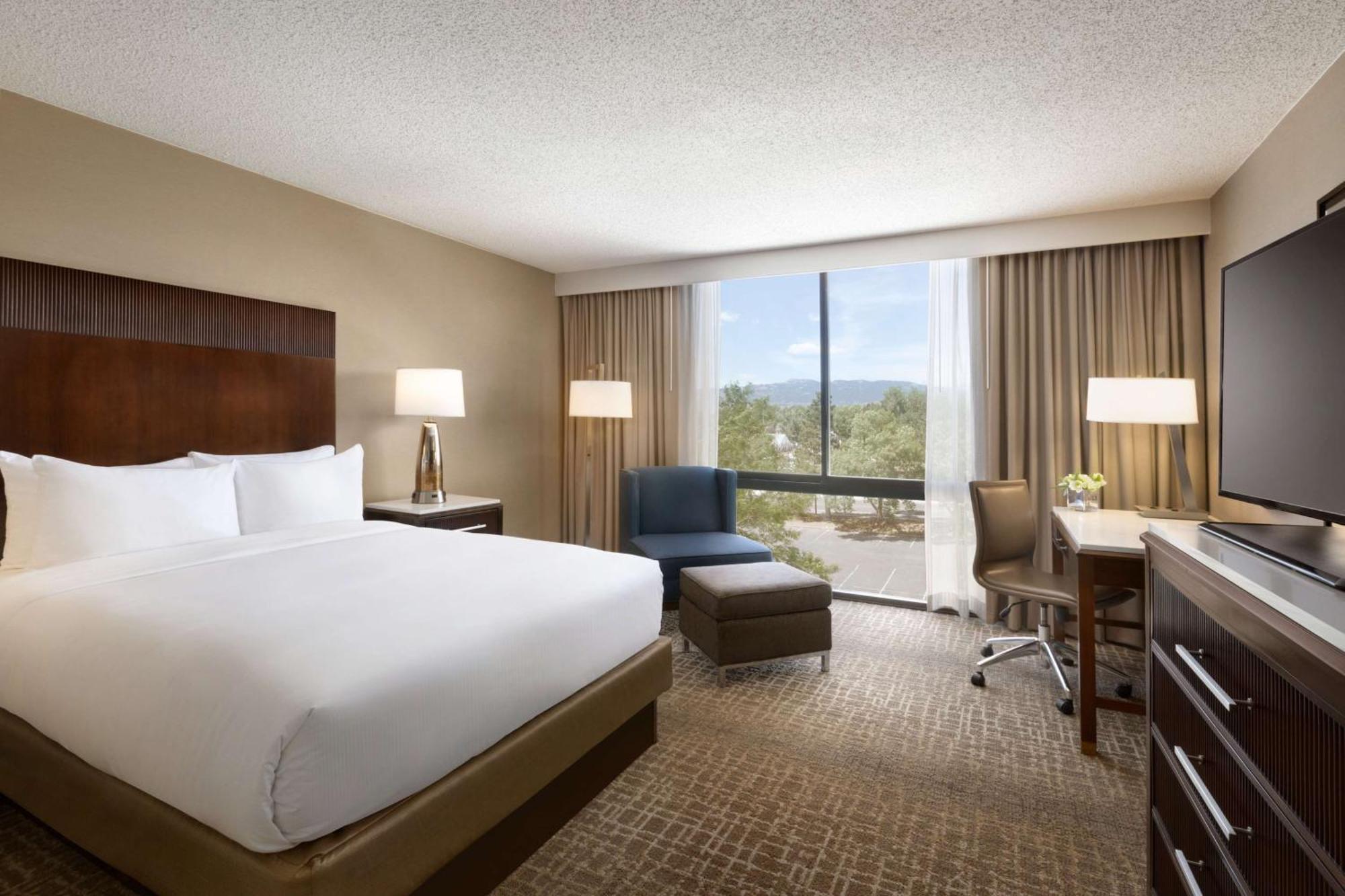 Hilton Fort Collins Exteriör bild