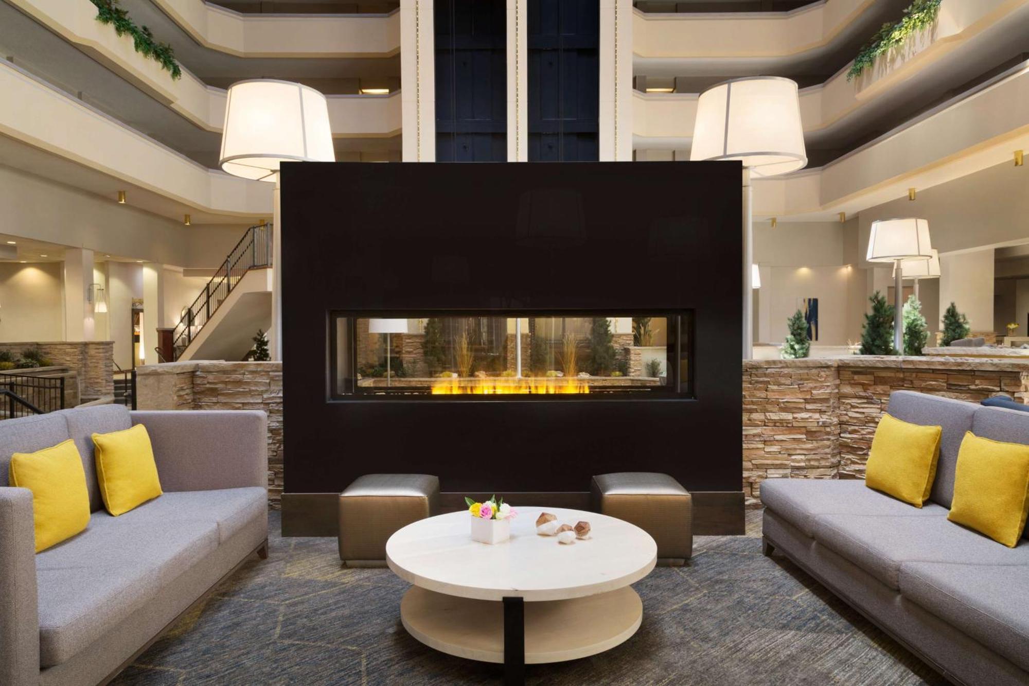 Hilton Fort Collins Exteriör bild
